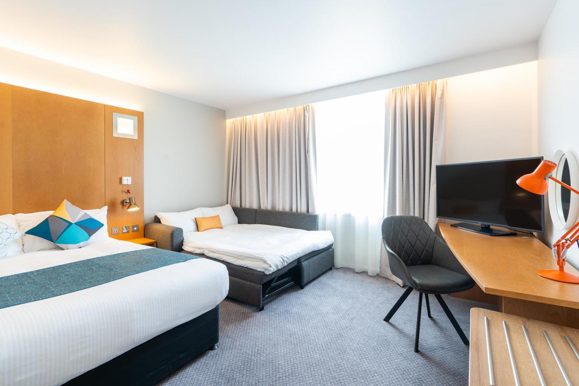 Standard Accessible Queen Room - Top Floor