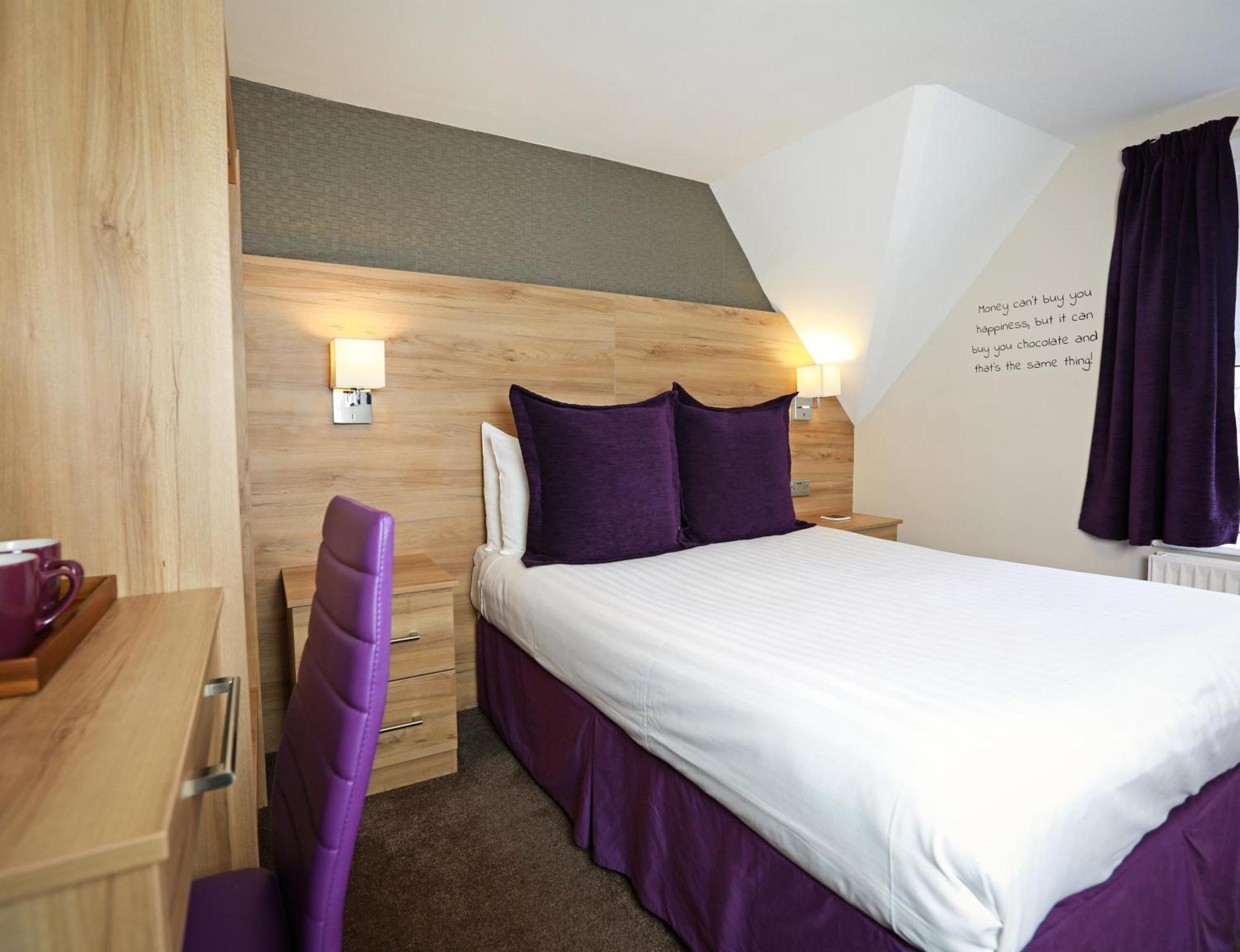 Small Double Room,917198215:JPEG
